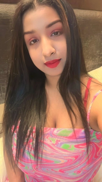 Glamorous Mumbai call girl ready for personalized VIP escort experiences