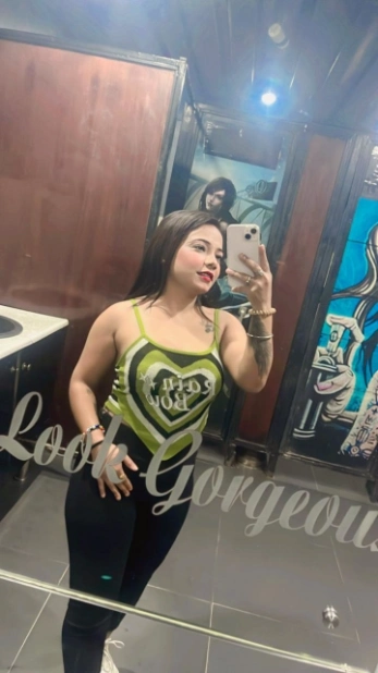 Divorce women in Andheri for Outcall service full night