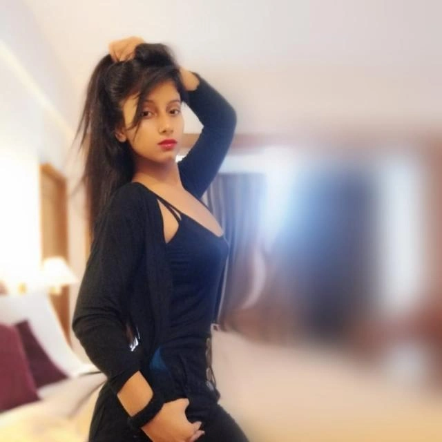 Airport Escort Beauty – Anjali Airport Escort Beauty – Anjali