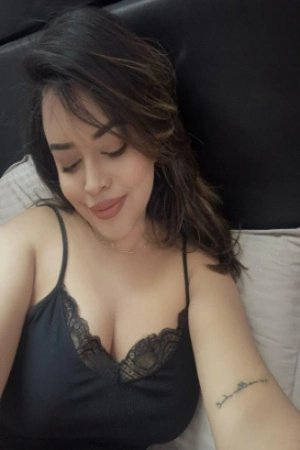 Top Women Escorts for Men in Colaba | Sexy Call Girls | 24/7 Premium Outcall Service
